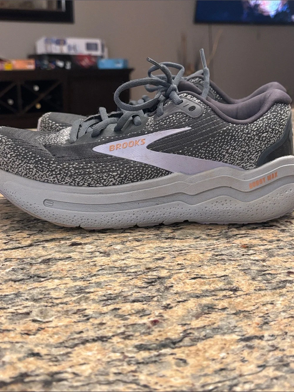Brooks Ghost Max Women’s Running Shoes Gray Lavender Wide (D) Size 9.5